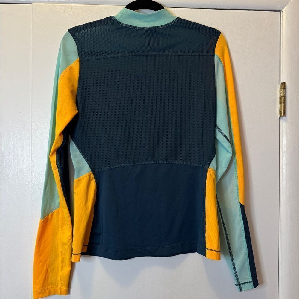 NIKE Pro Hypercool Training Mesh Slim Fit Long Sleeve Top AR6699-304 Women’s Med - Picture 4 of 7